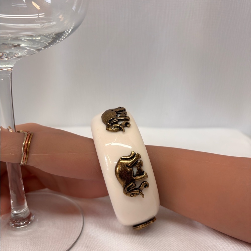 Porcelaine Cuff Bracelet with 5 Brass Elephant Details